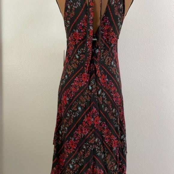 Volcom Keyhole Knee Length Floral Print Dress *NWT* - Picture 3 of 6